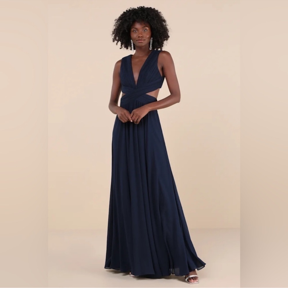 Lulus Vivid Imagination NWT size Medium Navy Blue Cutout Pleated Maxi Dress